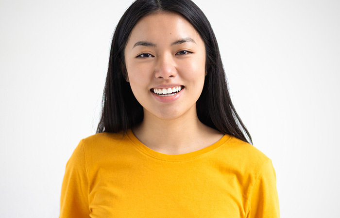 Bluewave CREDIT UNION YOUNG WOMAN IN HER 20S
